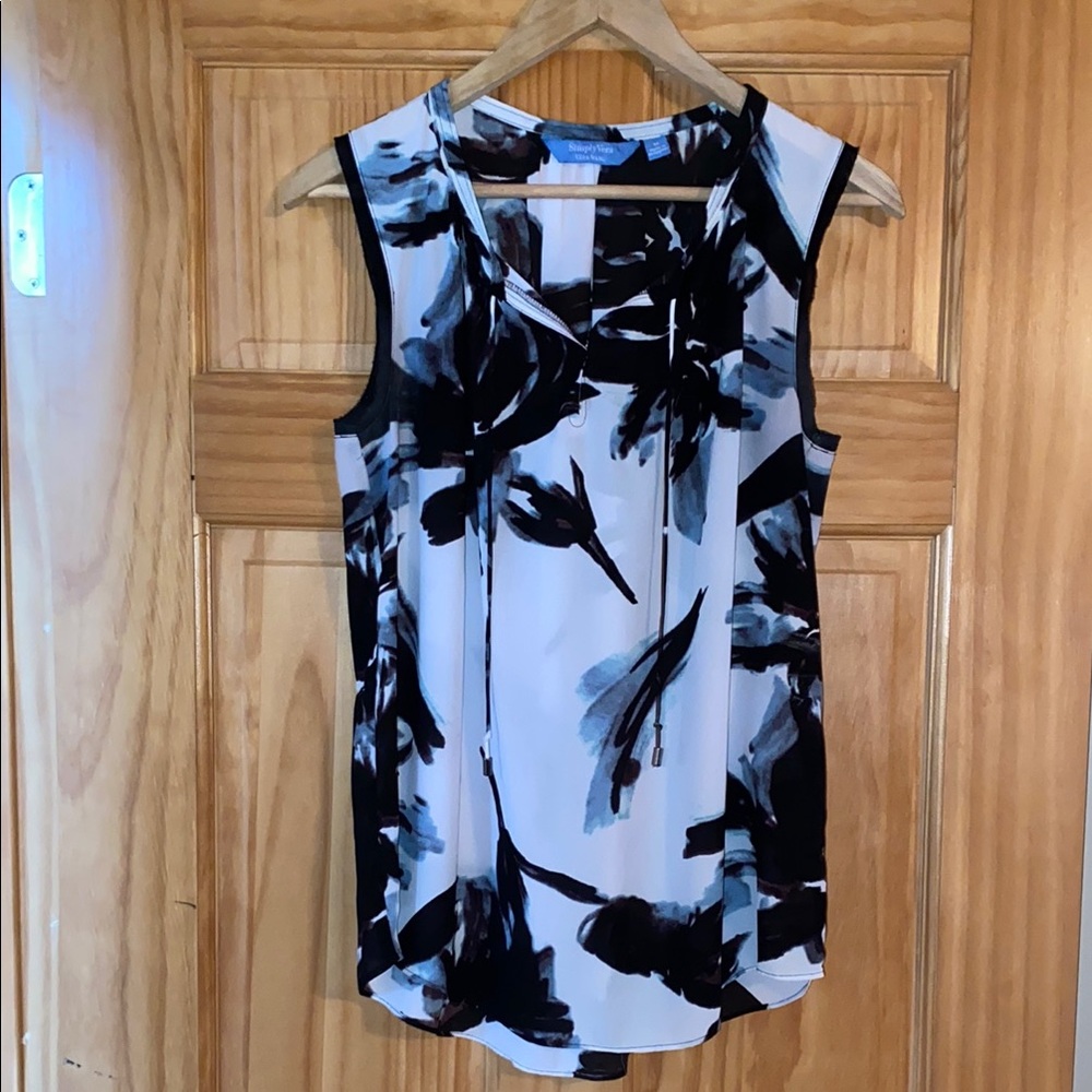 Women's Sleeveless Abstract Print Top - Black and White